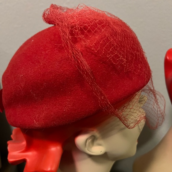 Cute red vintage hat - Picture 4 of 6